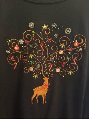 Poppagallo Black Long-Sleeve Reindeer Christmas Graphic Tee